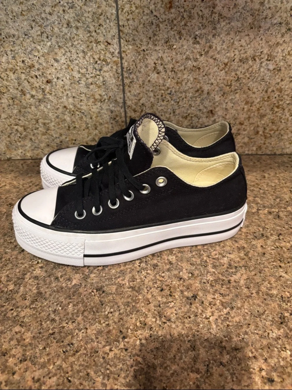 NWOT Converse Platform Low Top Sneakers - Black & White - Picture 8 of 11